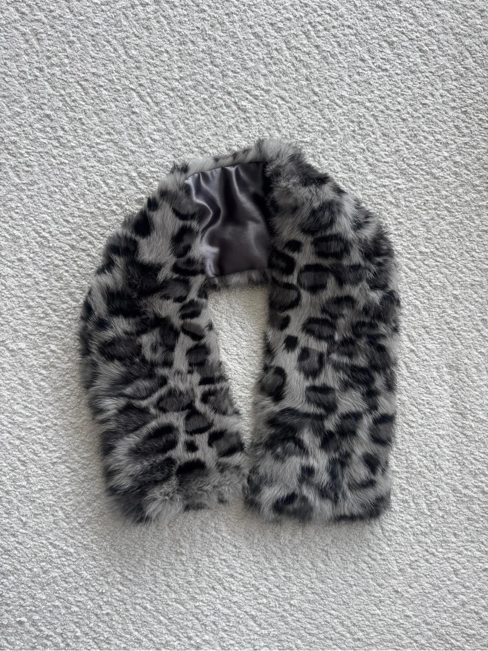 J MCLAUGHLIN Gray Leopard Head Scarf